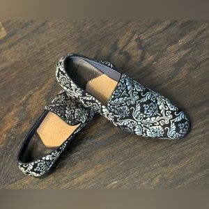 Men’s Robert Graham slipping